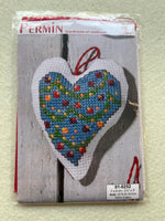 Broderi-kits (-25% - 50%)